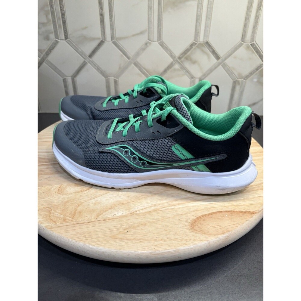 Saucony Axon 3 Big Kid Running Shoes (Grey/Green) Size 6M SK267466 Preowned